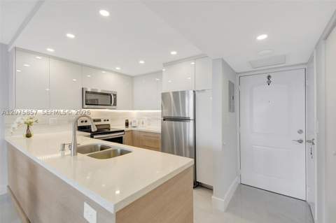 100 Bayview Dr 502, Sunny Isles Beach FL - photo 7 of 16