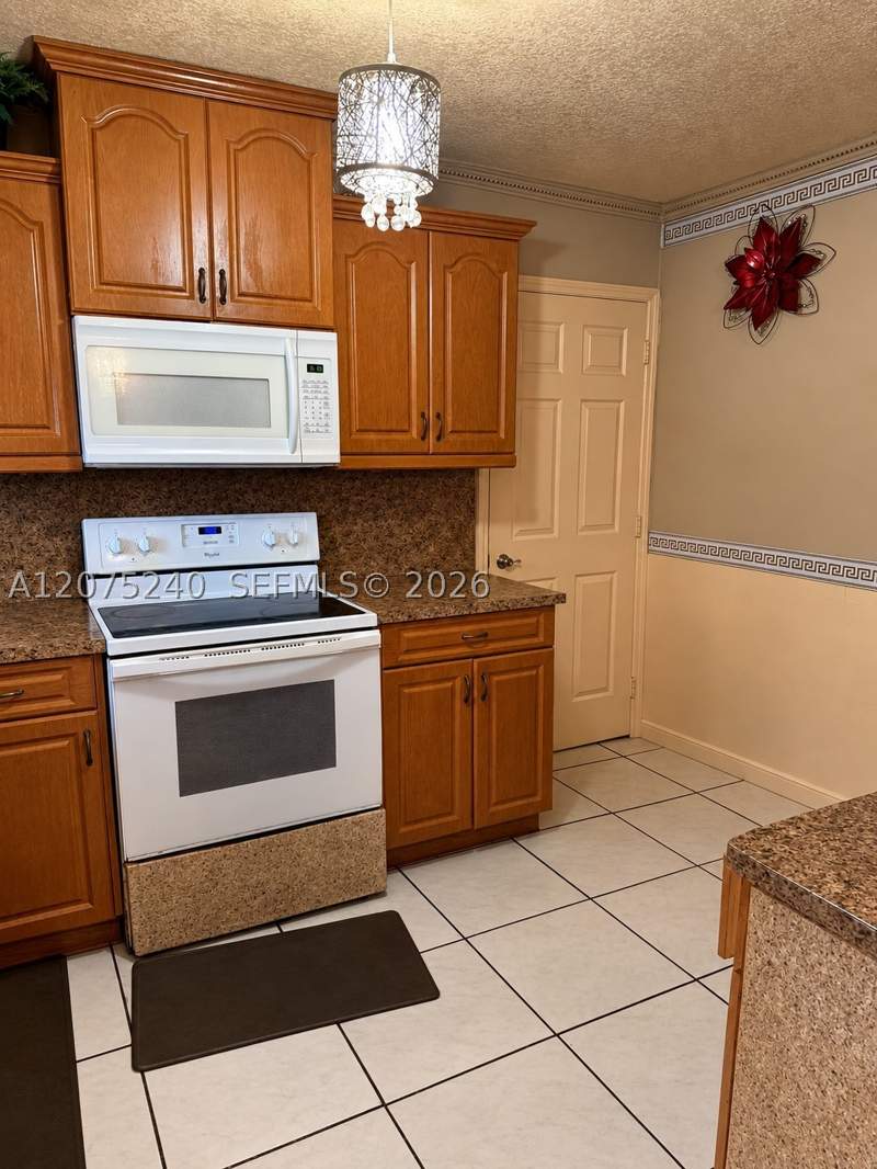 3 bedroom SingleFamilyResidence at 4441 NW 173rd Dr, Carol City 1 St Addn, Miami Gardens — photo 4