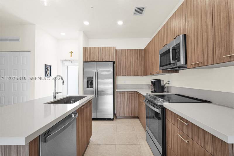 1 bedroom Condominium at 8301 NW 41st St B-303, Downtown Doral South Phas, Doral — photo 4