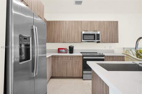 8301 NW 41st St B-303, Doral FL - photo 6 of 47