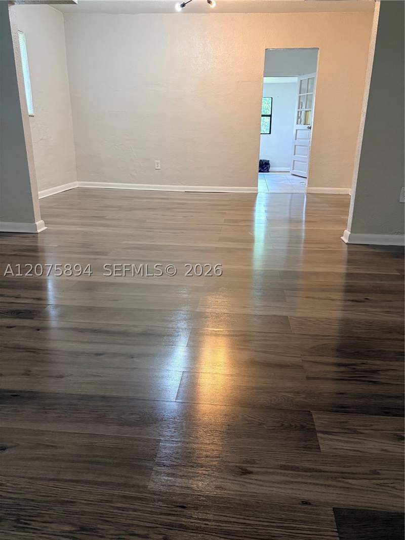 2 bedroom SingleFamilyResidence at 1927 NW 64th St, Orange Ridge, Miami — photo 3