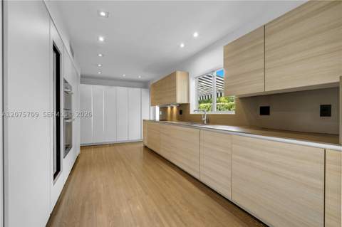1885 Daytonia Rd, Miami Beach FL - photo 7 of 40