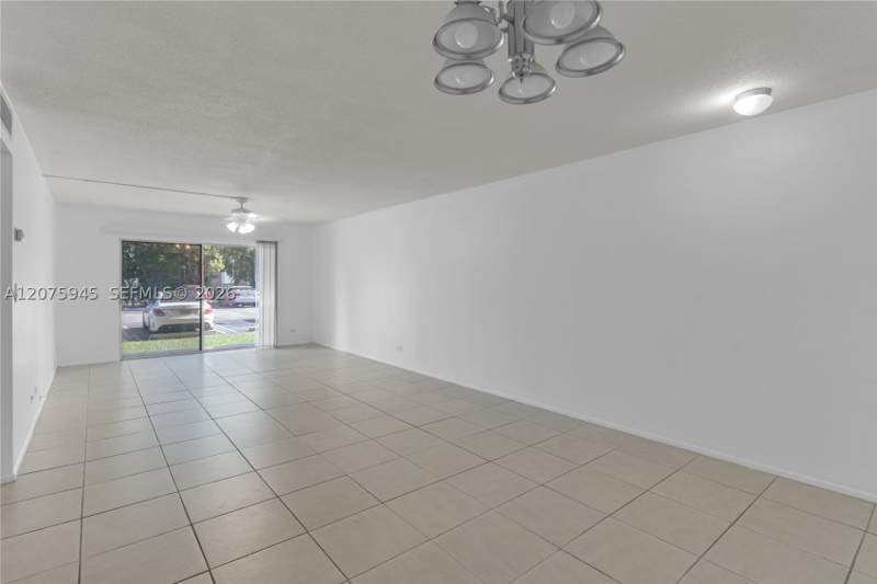 2 bedroom Condominium at 8101 SW 72nd Ave 123W, Granda Dadeland Condo, Miami — photo 4