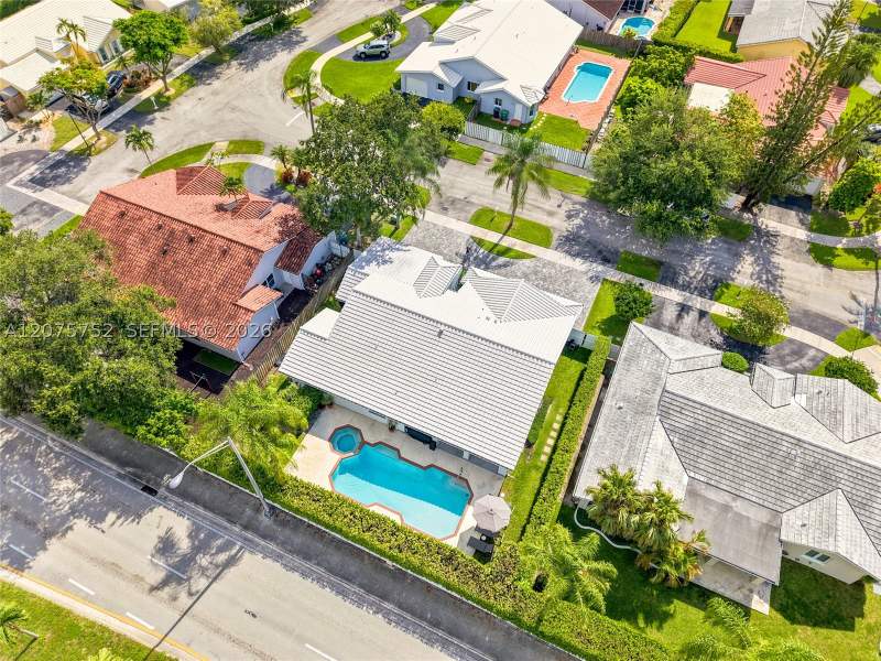 4 bedroom SingleFamilyResidence at 8250 SW 86th Ct, Dadeland Park Sub, Miami — photo 3