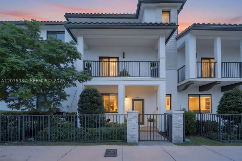 3 bedroom Townhouse at 4256 NW 83rd Ave, Downtown Doral South Phas, Doral — photo 4