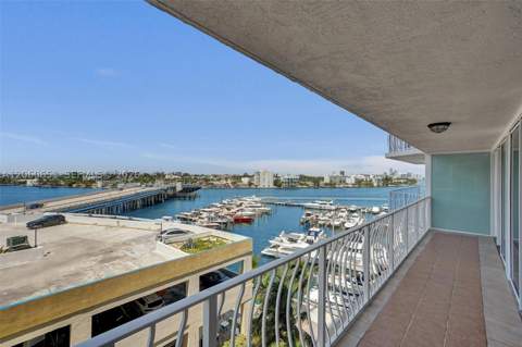 7601 E Treasure Dr 717, North Bay Village FL - photo 14 of 49