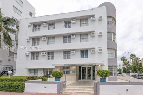 3030 Collins Ave 1G, Miami Beach FL - photo 11 of 18