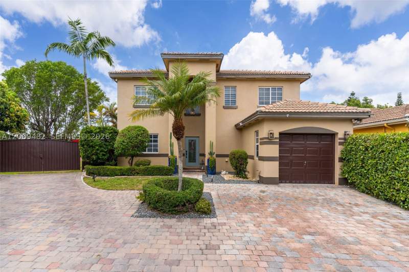 3 bedroom SingleFamilyResidence at 20922 SW 88th Pl, Pelican Bay At Old Cutler, Cutler Bay — photo 2