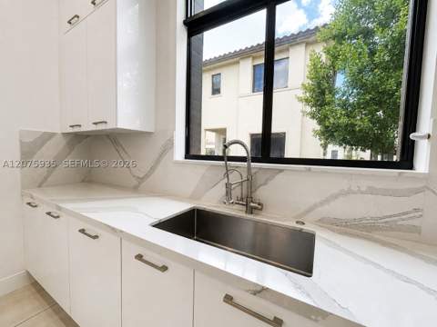 4318 NW 81st Ave, Doral FL - photo 14 of 51