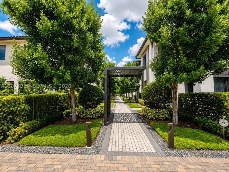 4 bedroom SingleFamilyResidence at 4318 NW 81st Ave, Downtown Doral South Phas, Doral — photo 5
