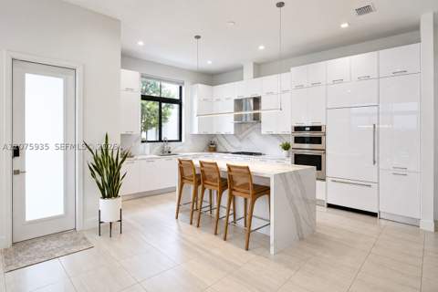 4318 NW 81st Ave, Doral FL - photo 9 of 51