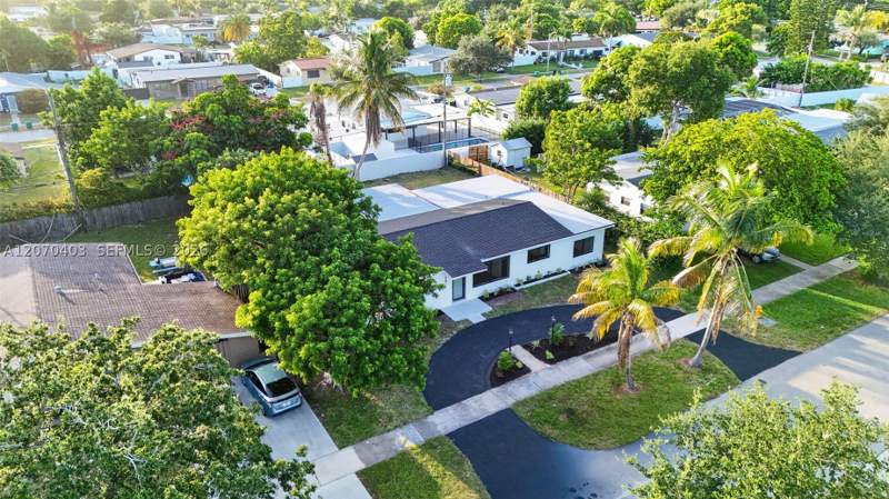4 bedroom SingleFamilyResidence at 9281 Martinique Dr, Pine Tree Manor Sec 2, Cutler Bay — photo 4