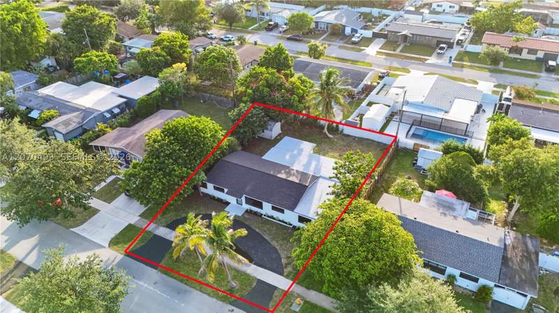 4 bedroom SingleFamilyResidence at 9281 Martinique Dr, Pine Tree Manor Sec 2, Cutler Bay — photo 5