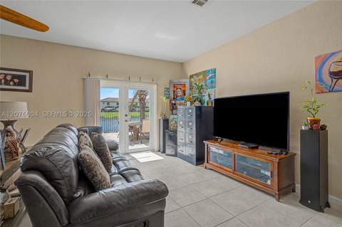 527 SE 31st Ave, Homestead FL - photo 8 of 31