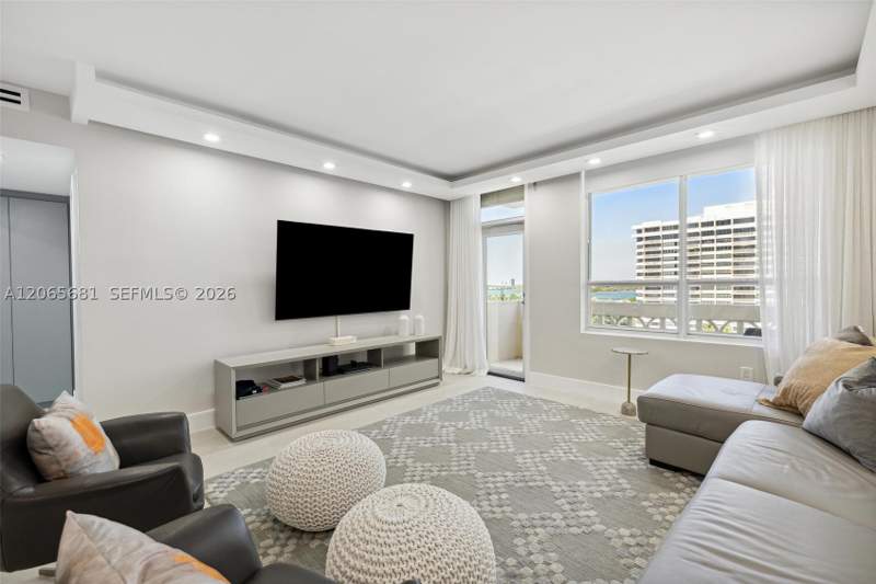 1 bedroom Condominium at 10185 Collins Ave 1223, The Plaza Of Bal Harbour, Bal Harbour — photo 3