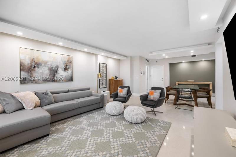 1 bedroom Condominium at 10185 Collins Ave 1223, The Plaza Of Bal Harbour, Bal Harbour — photo 4