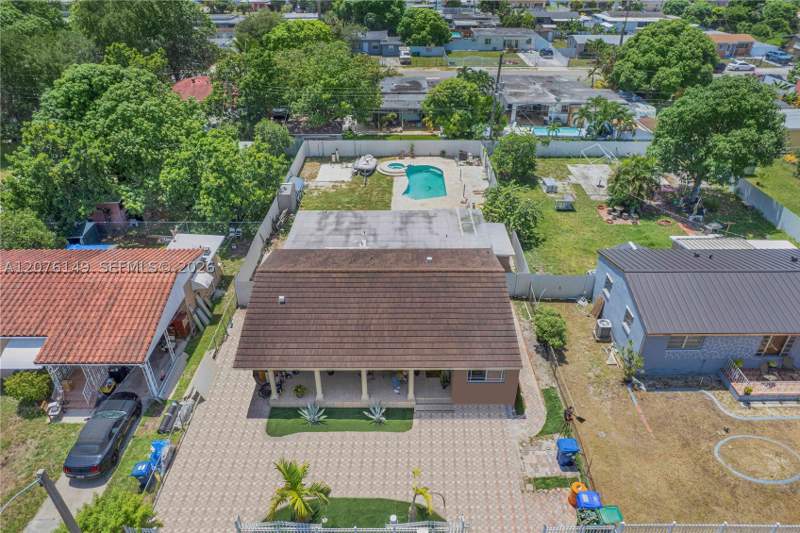 5 bedroom SingleFamilyResidence at 3030 NW 90th St, The Tropics Amd, Miami — photo 2
