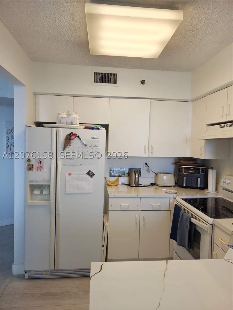 1 bedroom Condominium at 3300 NE 192nd St 1710, Parc Central Aventura Eas, Aventura — photo 4