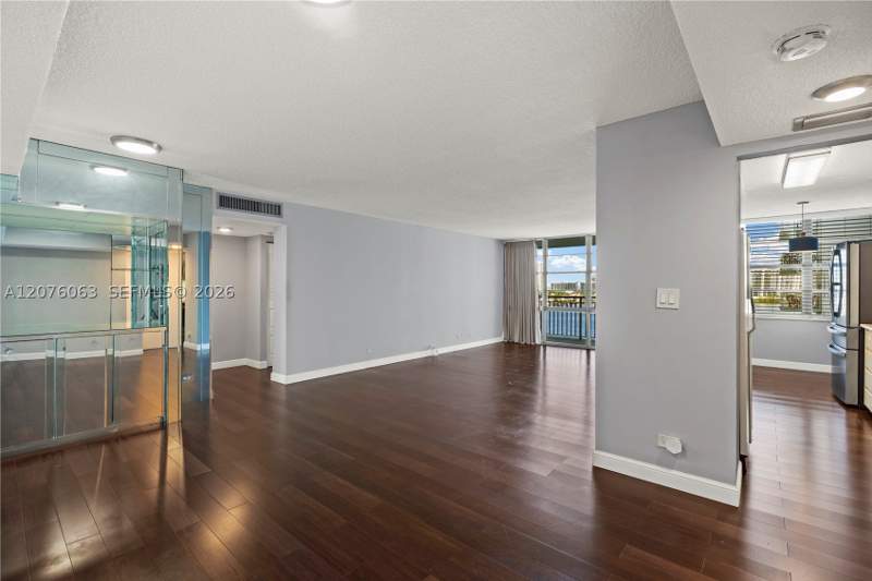 2 bedroom Condominium at 301 174th St 901, Winston Towers 500 Condo, Sunny Isles Beach — photo 5