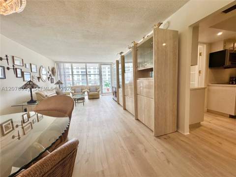 230 174th St 1110, Sunny Isles Beach FL - photo 10 of 40
