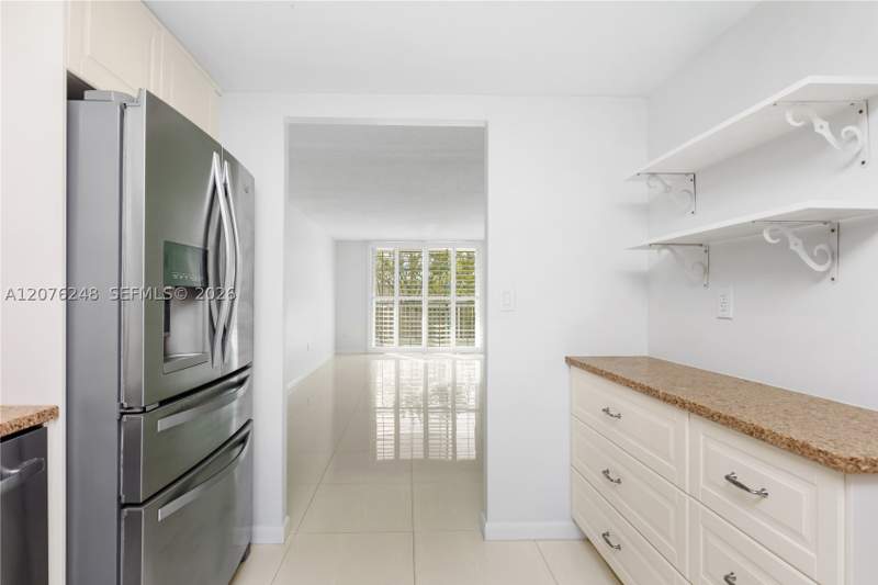 1 bedroom Condominium at 210 Sea View Dr 207, Cape Florida Clib Condo P, Key Biscayne — photo 5
