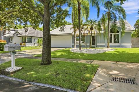 9430 SW 215th Ln, Cutler Bay FL - photo 6 of 56