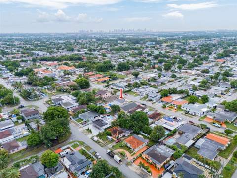 233 W 39th Pl, Hialeah FL - photo 10 of 49