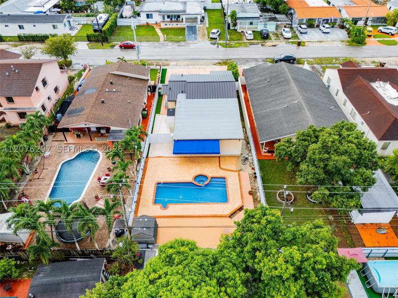 4 bedroom SingleFamilyResidence at 233 W 39th Pl, Plat Of Anacris, Hialeah — photo 5