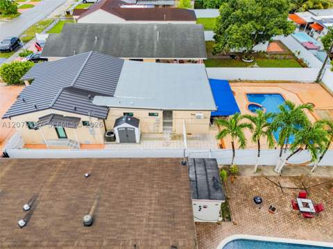 233 W 39th Pl, Hialeah FL - photo 6 of 49