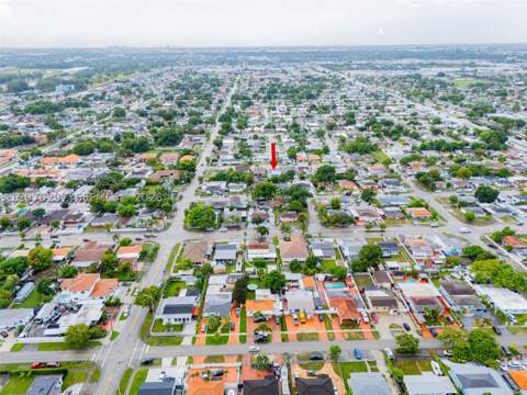 233 W 39th Pl, Hialeah FL - photo 9 of 49