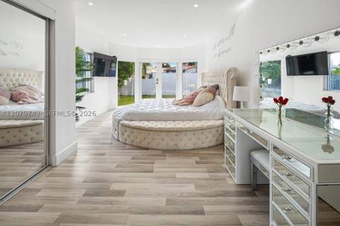 1460 Marseille Dr, Miami Beach FL - photo 7 of 26