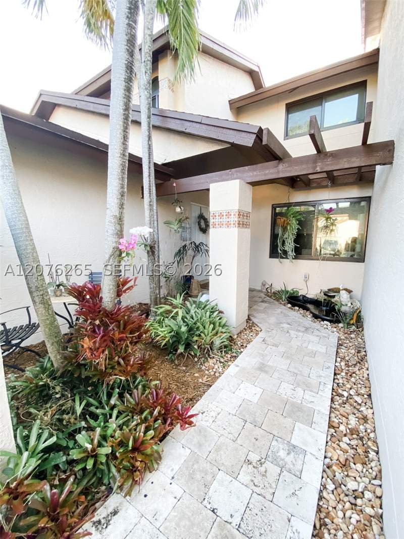 3 bedroom Townhouse at 10050 SW 137th Ct, Valencia Townhomes, Miami — photo 2