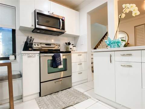 10050 SW 137th Ct, Miami FL - photo 9 of 24