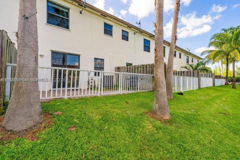 8945 NW 98th Ave, Doral FL - photo 12 of 13