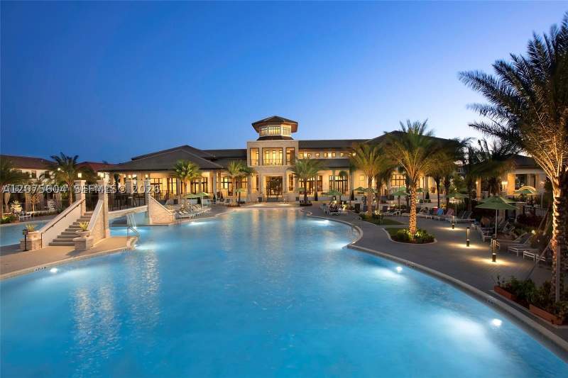 4 bedroom SingleFamilyResidence at 8945 NW 98th Ave, Doral Breeze, Doral — photo 5