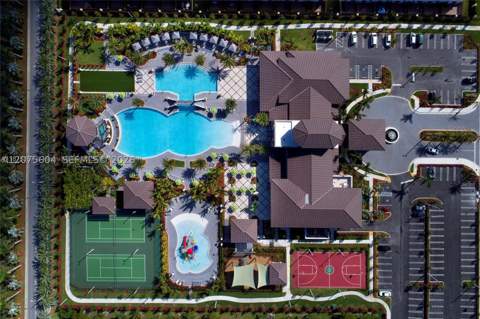 8945 NW 98th Ave, Doral FL - photo 6 of 13