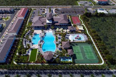8945 NW 98th Ave, Doral FL - photo 8 of 13
