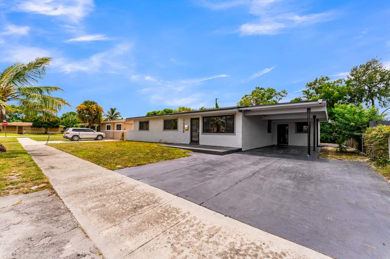 5 bedroom SingleFamilyResidence at 1252 NW 172nd Terrace, Scott Lake Manor Sec 8, Miami Gardens — photo 2