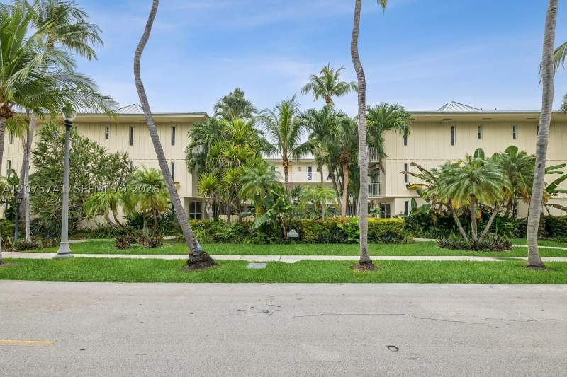 1 bedroom Condominium at 255 Sunrise Dr 107, Cay Polynesia Condo, Key Biscayne — photo 2