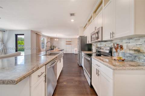2655 SE 1st St, Homestead FL - photo 7 of 62