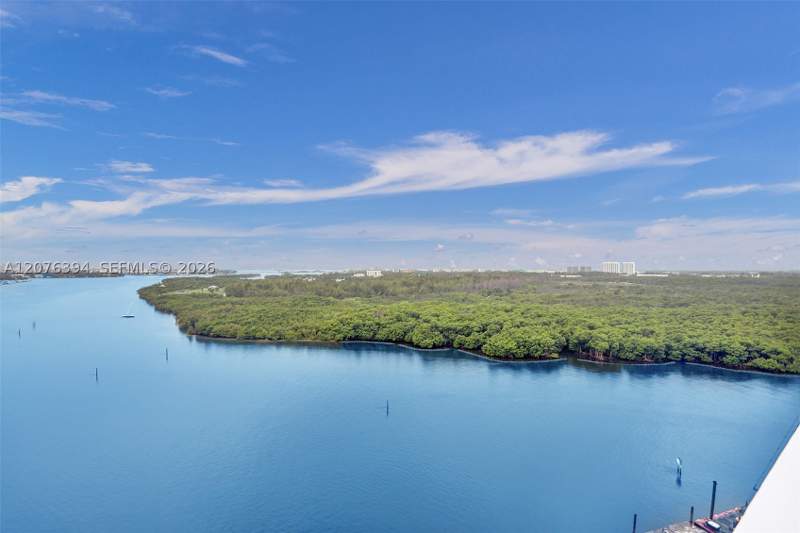 2 bedroom Condominium at 500 Bayview Dr 1924, Arlen House West Condo, Sunny Isles Beach — photo 2
