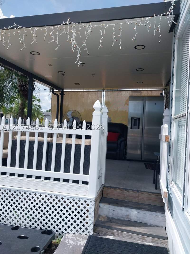 3 bedroom MobileHome at 19800 SW 180th Ave lot#392, Americana Village Condo, Miami — photo 3