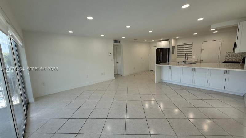 2 bedroom Condominium at 7701 SW 88th St B330, Paradise At Dadeland Cond, Miami — photo 4