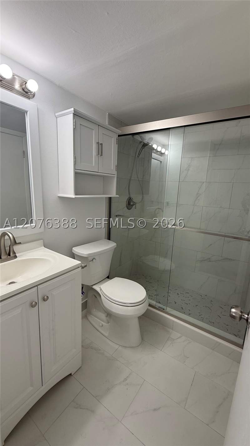 2 bedroom Condominium at 2750 W 63rd Pl 12-24, Lago Grande Five-C Condo, Hialeah — photo 5