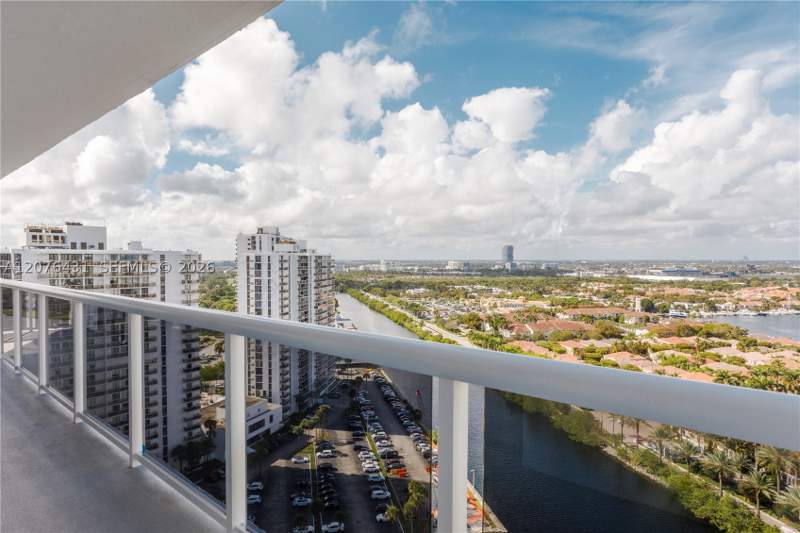 2 bedroom Condominium at 20505 E Country Club Dr Ph-39, Waterview Condo, Aventura — photo 4