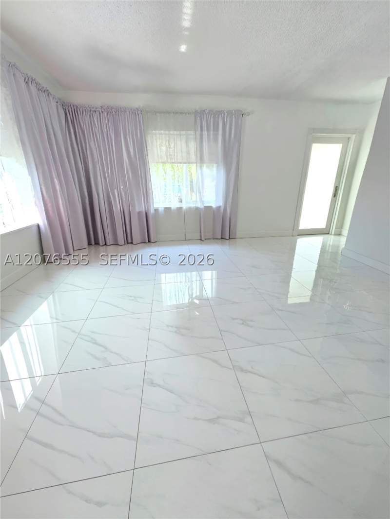 5 bedroom SingleFamilyResidence at 3320 NW 20th St, Grapeland Heights, Miami — photo 5