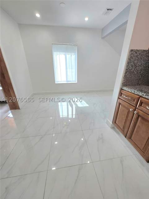 3320 NW 20th St, Miami FL - photo 9 of 38