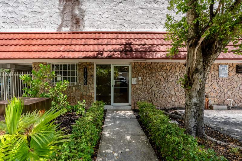 1 bedroom Condominium at 12105 NE 11th Place 103, Biscayne Point Condo, North Miami — photo 3
