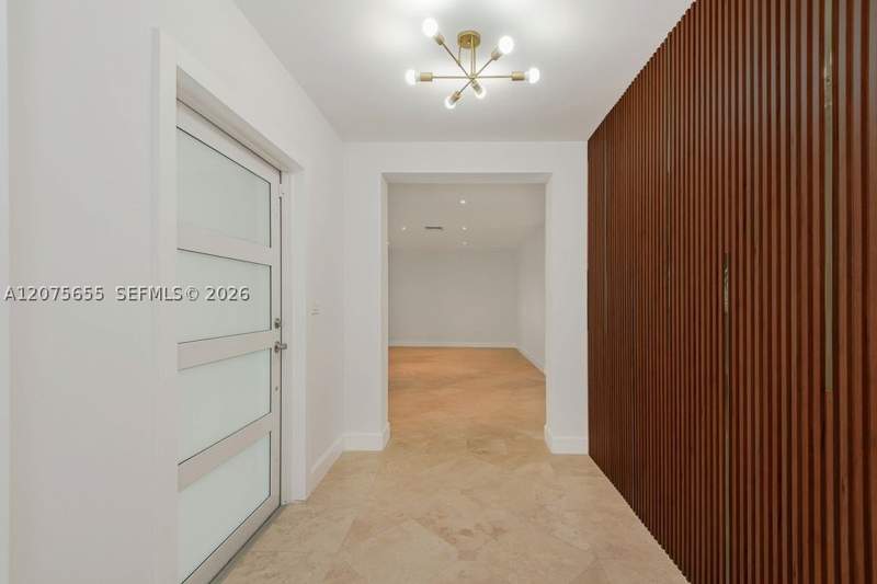 3 bedroom SingleFamilyResidence at 6931 Loch Ness Dr, Miami Lakes Loch Ness Sec, Miami Lakes — photo 3
