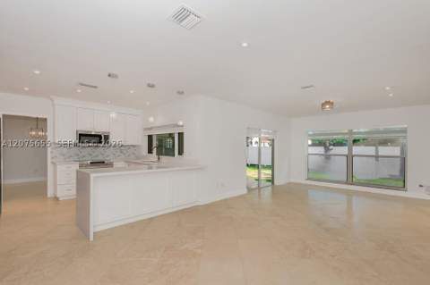 6931 Loch Ness Dr, Miami Lakes FL - photo 6 of 25
